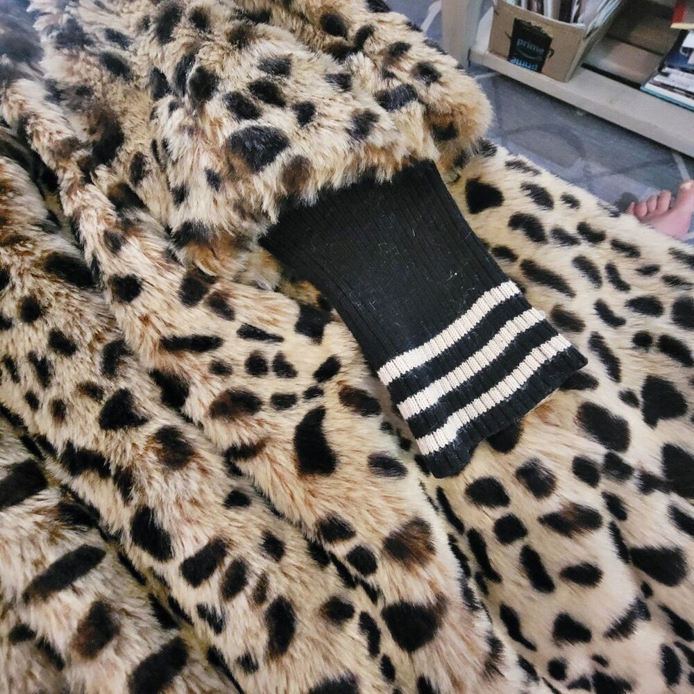 CAbi Josephine Leopard Faux Fur Coat Size Large L #3727 Removable Cuffs Exc Cond - Picture 3 of 9
